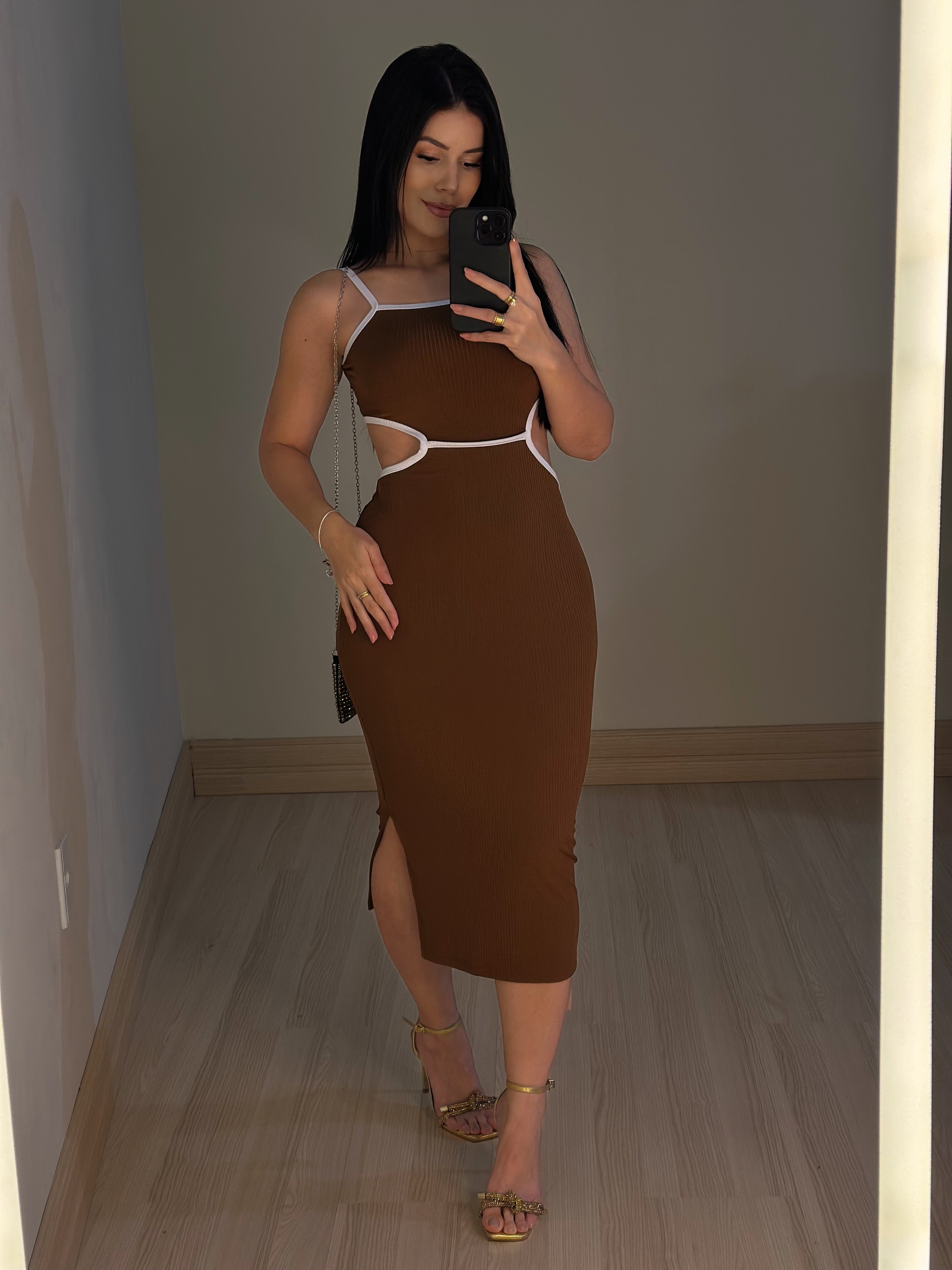 Vestido Com Abertura Laterais