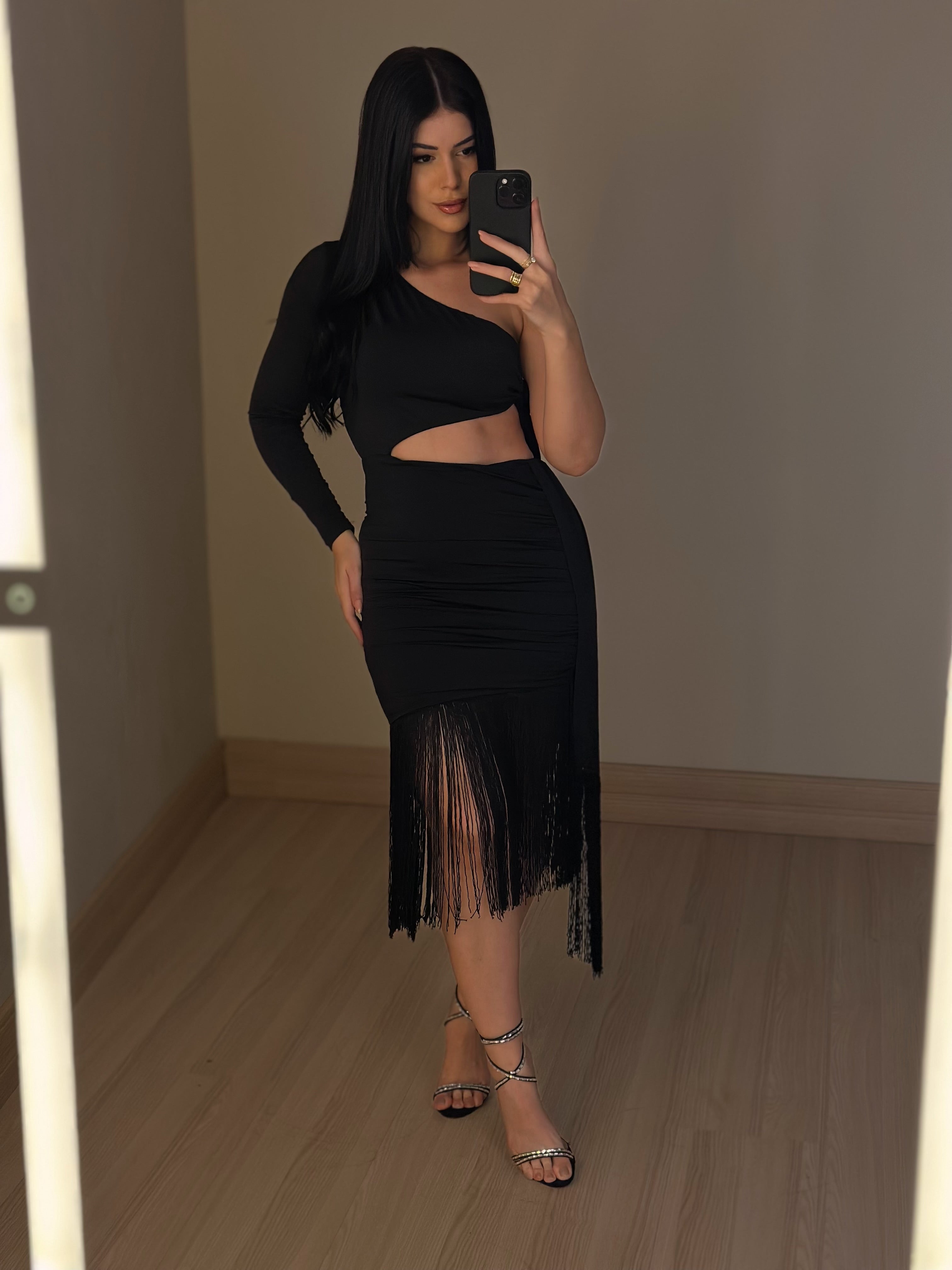 Vestido de Franjas Midi - Preto/ Tamanho Unico