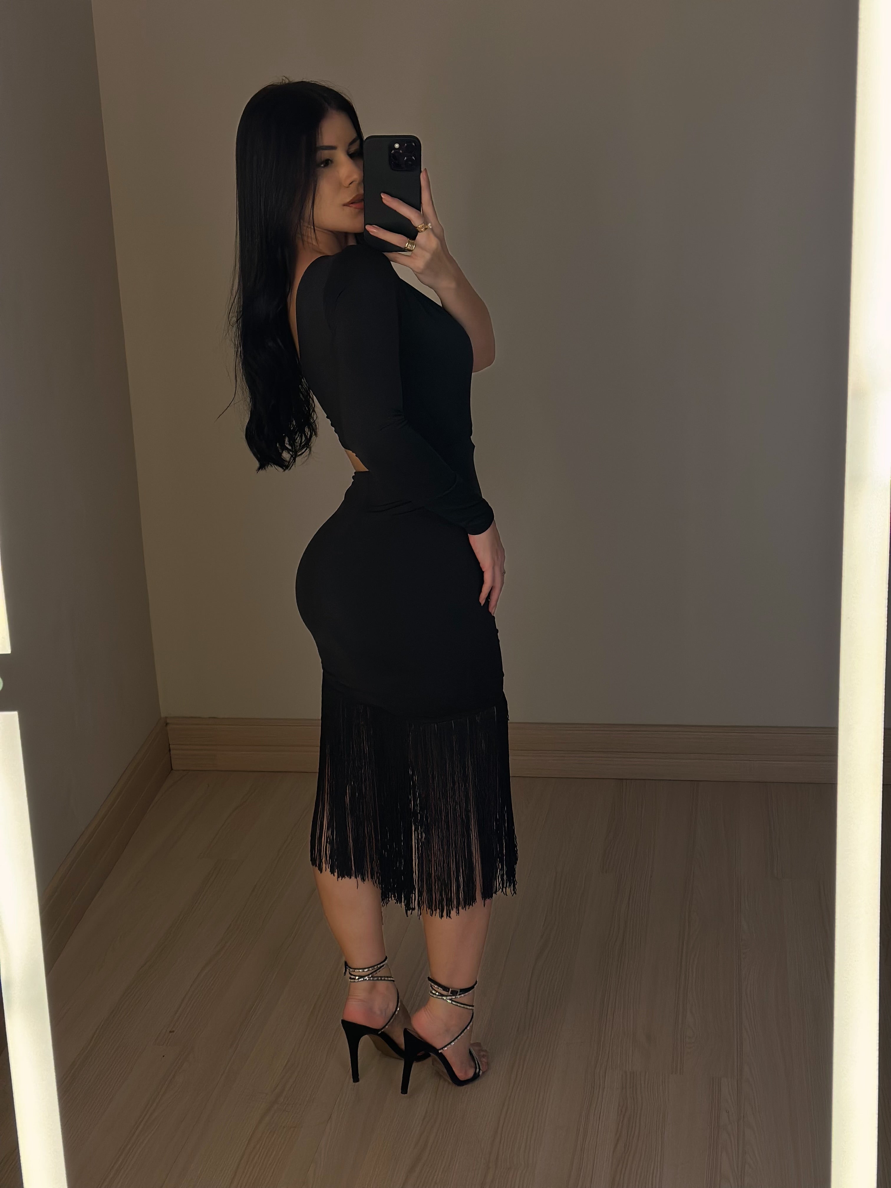 Vestido de Franjas Midi - Preto/ Tamanho Unico