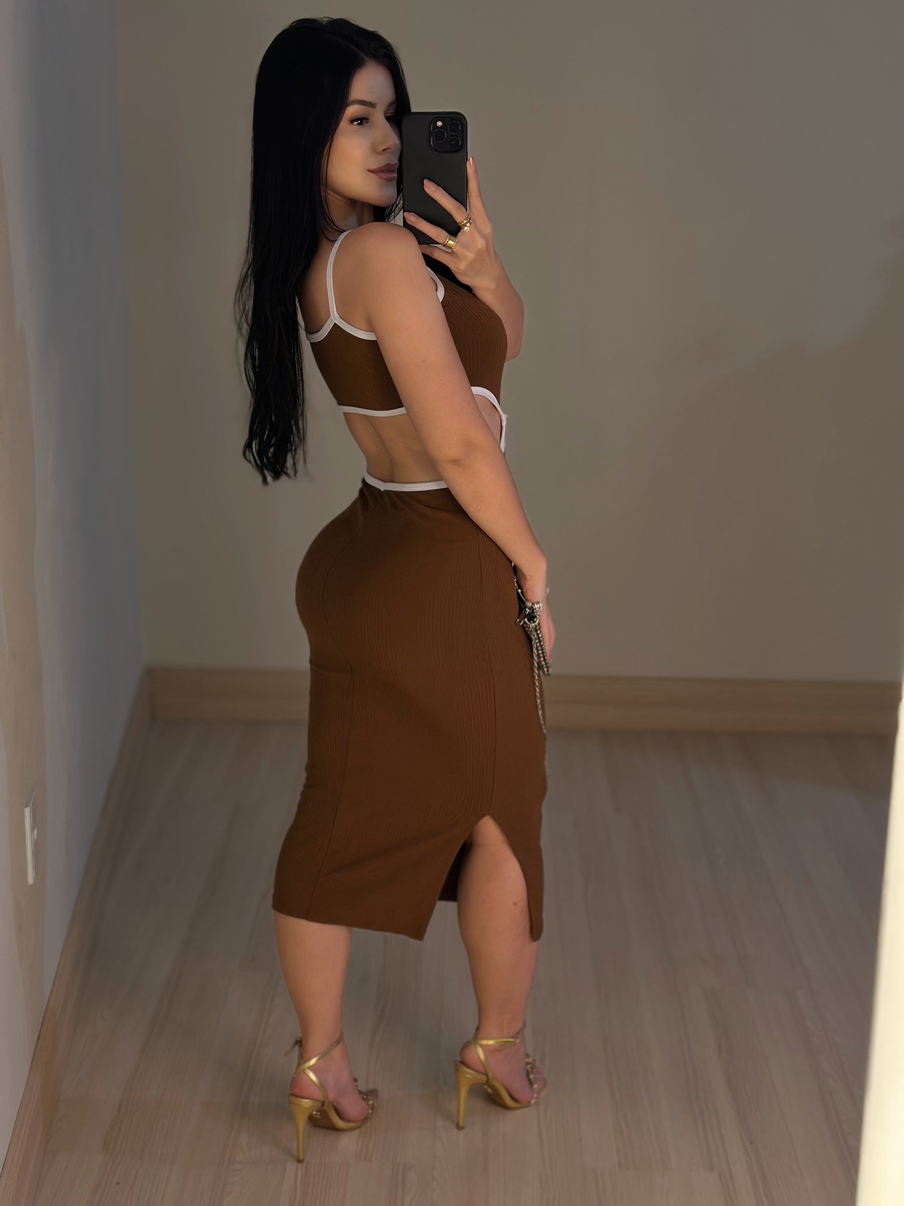 Vestido Com Abertura Laterais