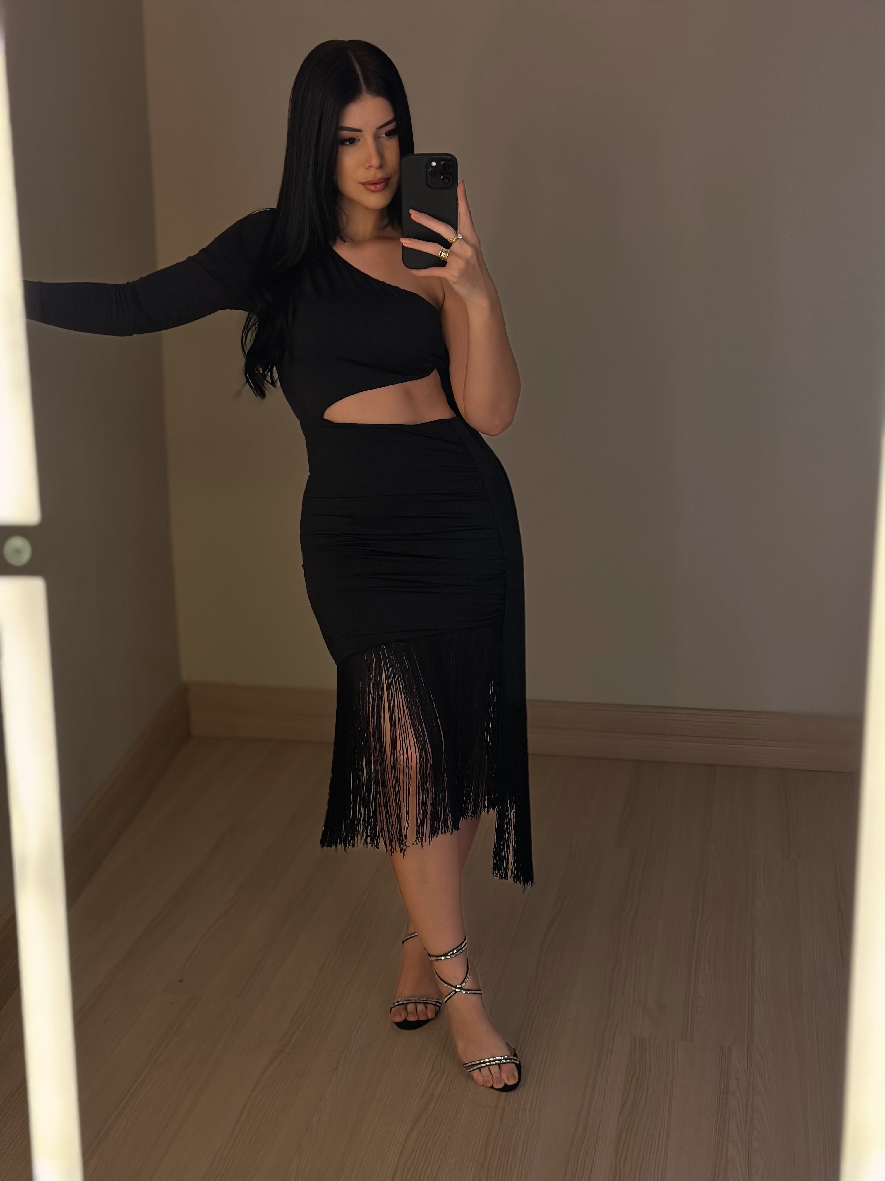 Vestido de Franjas Midi - Preto/ Tamanho Unico