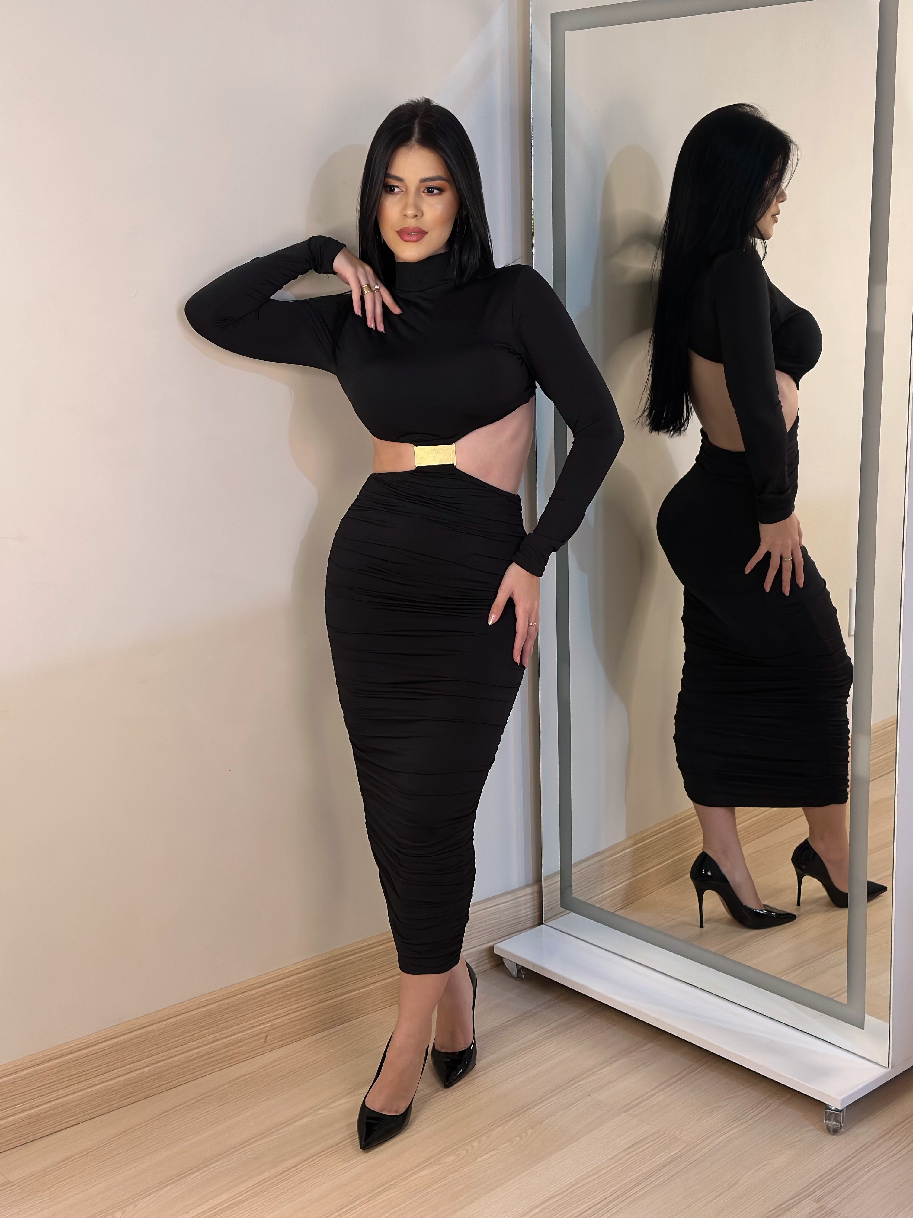 Vestido Midi - Detalhes Dourado